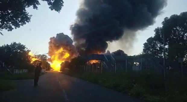 Nổ xe chở khí đốt tại Nam Phi, cháy lớn trong hầm cao tốc Hàn Quốc - Ảnh 1.