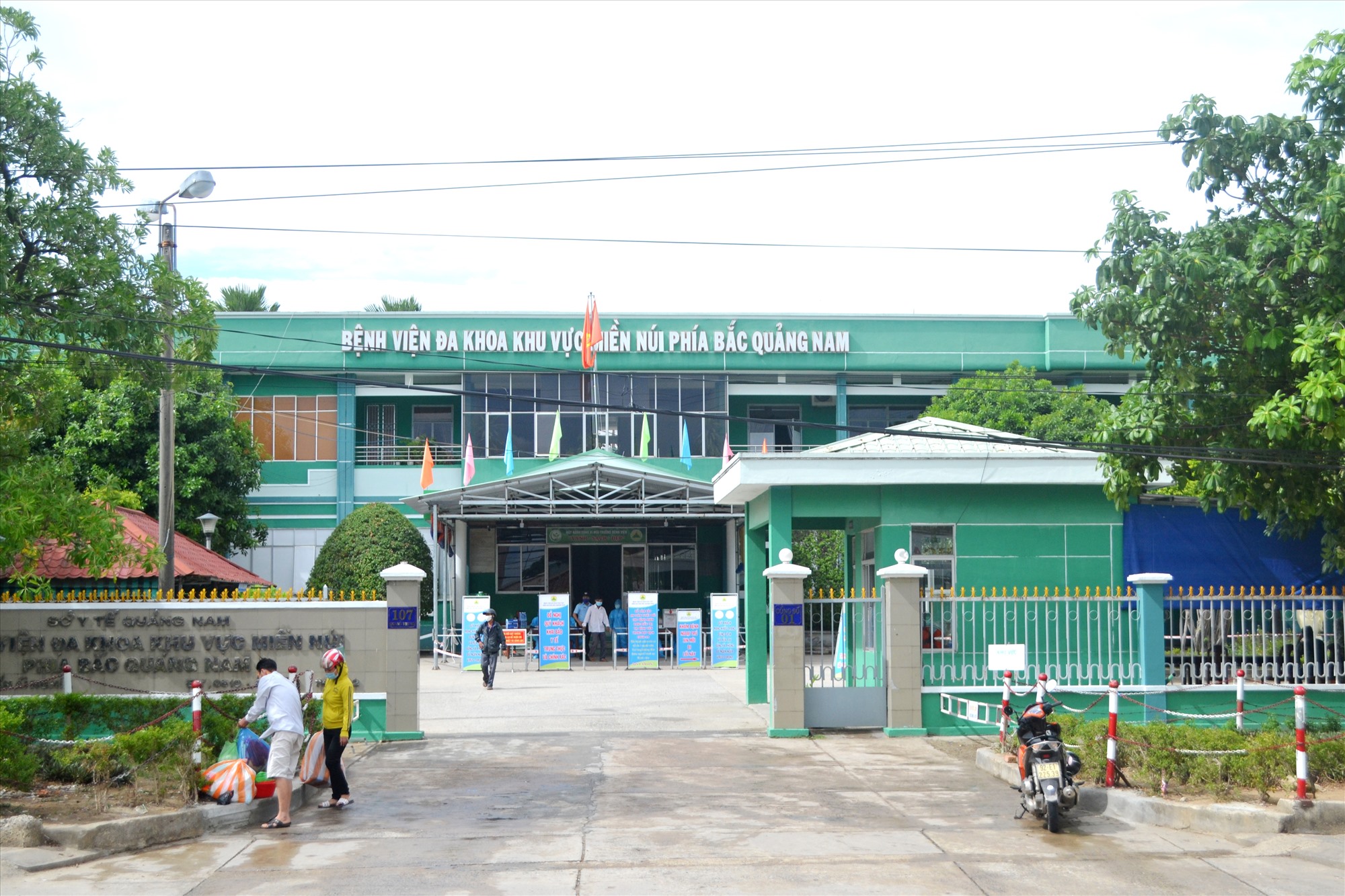 Bị tố tắc trách, Bệnh viện miền núi phía Bắc Quảng Nam lên tiếng - Ảnh 1.