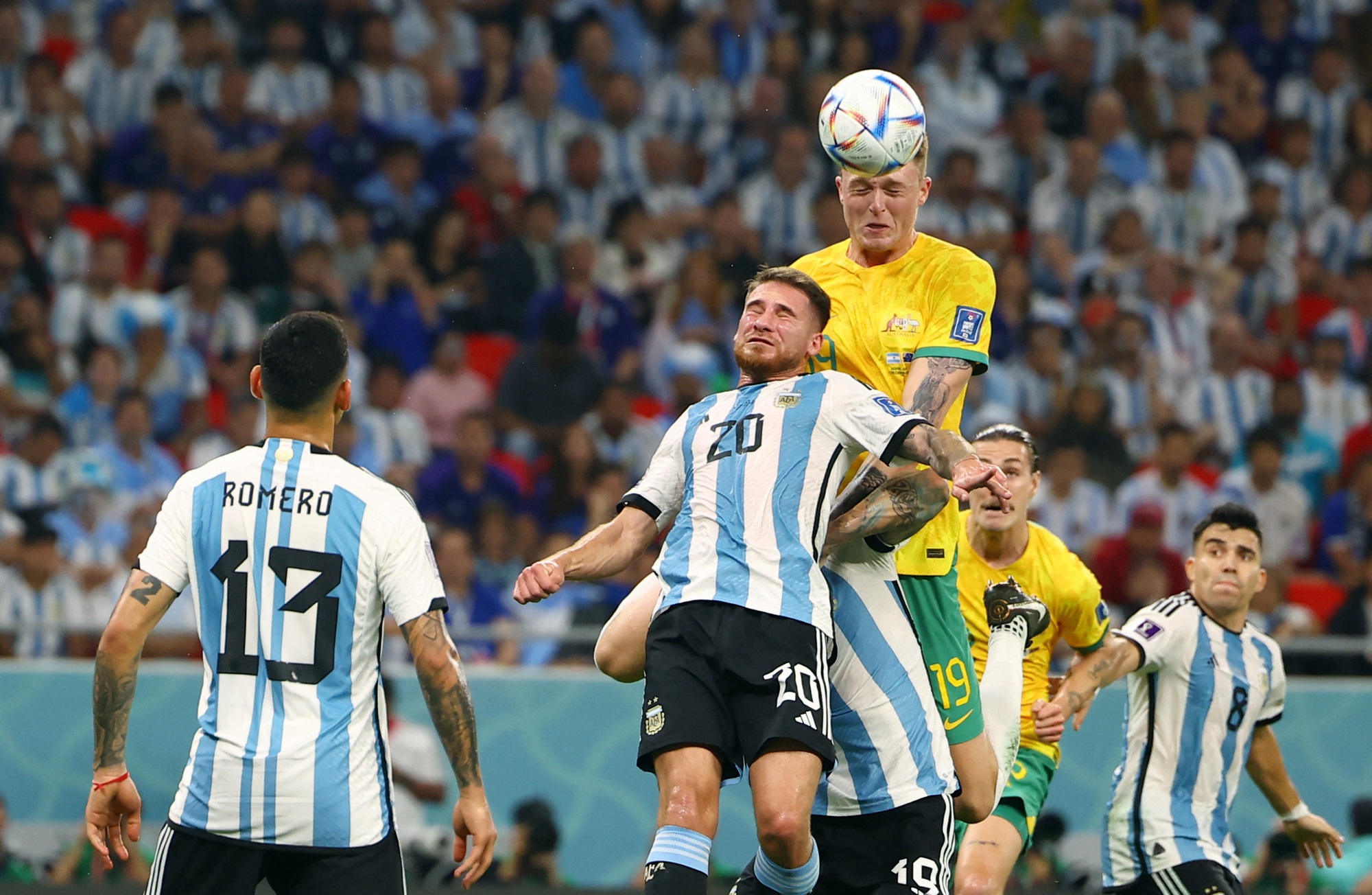 Messi lập siêu phẩm, Argentina thẳng tiến vào Tứ kết - Ảnh 5.