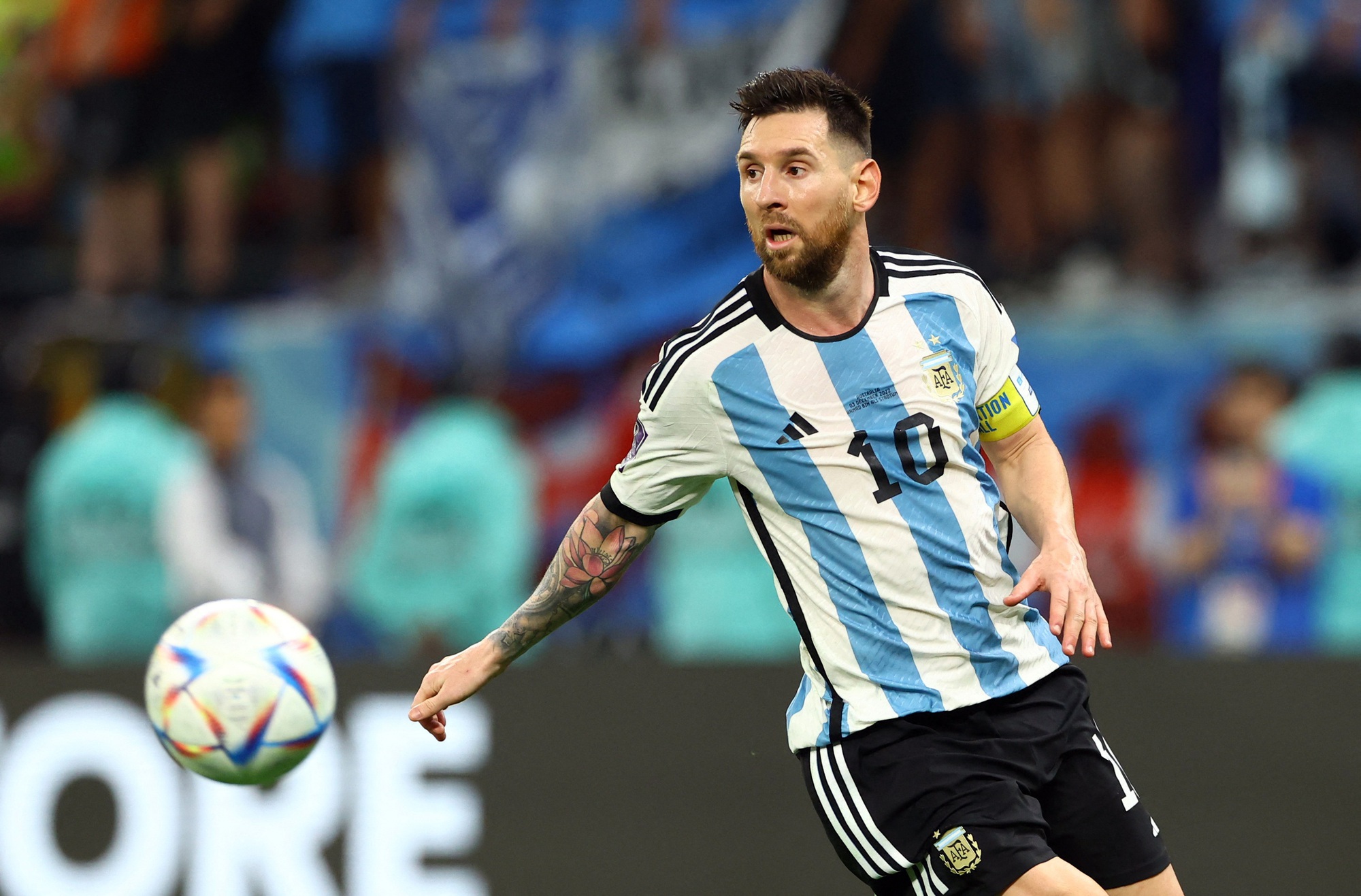 Messi lập siêu phẩm, Argentina thẳng tiến vào Tứ kết - Ảnh 17.