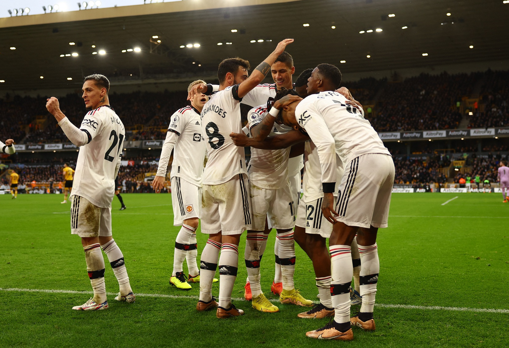 Man United sắp về tay chủ mới tỉ phú Qatar, làng bóng Anh xôn xao - Ảnh 6.