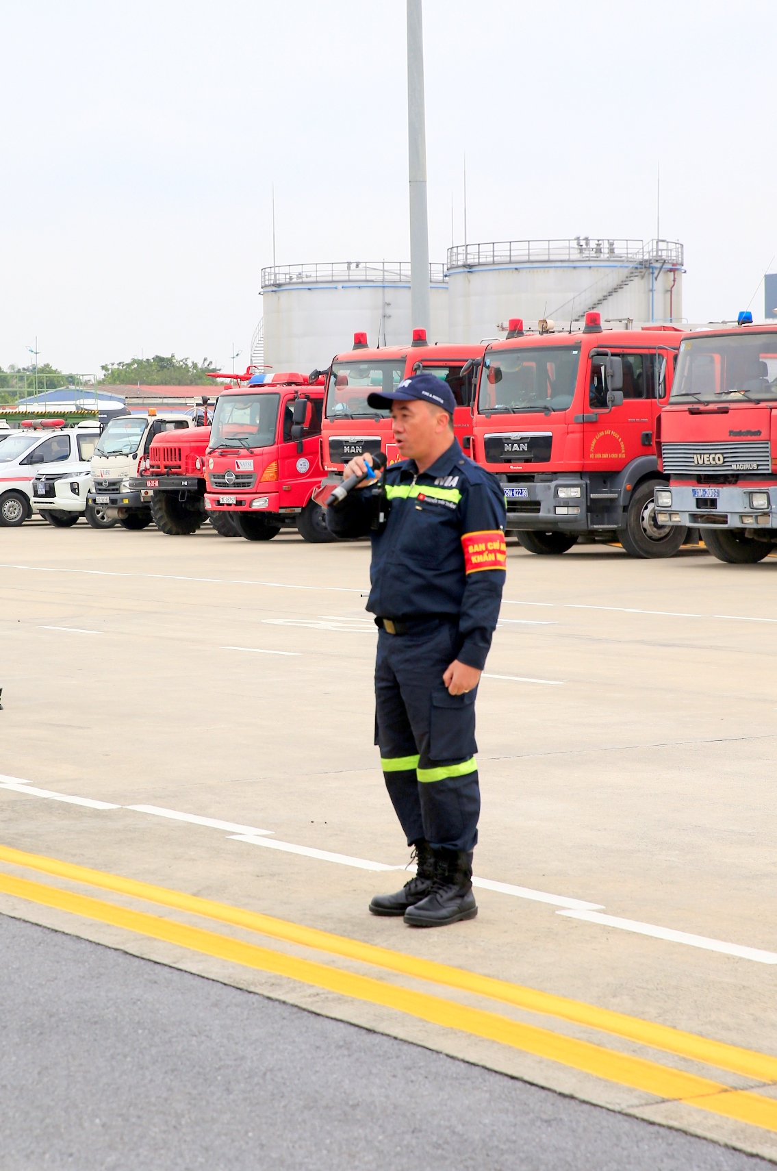 Cận cảnh diễn tập xử lý dầu tràn, cháy lớn, nhiều người bị thương tại sân bay Nội Bài - Ảnh 3.