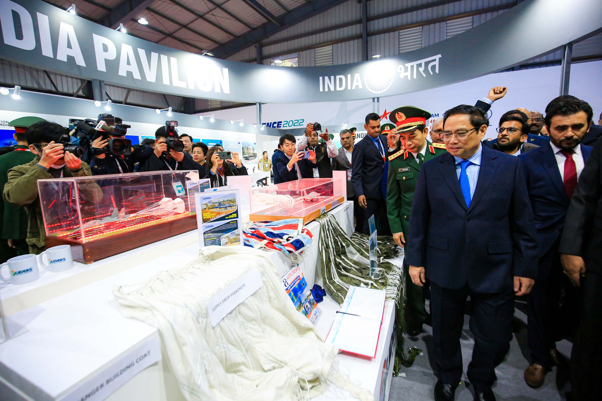 Cận cảnh dàn vũ khí, khí tài quân sự hiện đại ở triển lãm Quốc phòng Việt Nam 2022 - Ảnh 15.