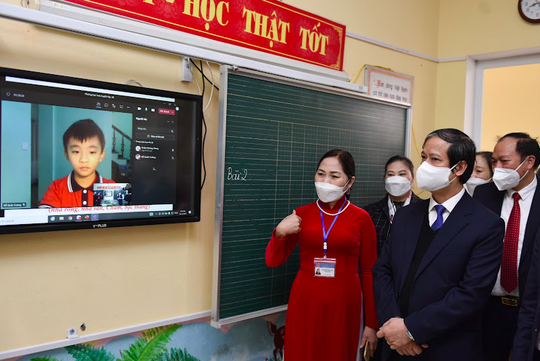 Bộ trưởng Nguyễn Kim Sơn: Đề xuất gói hỗ trợ giáo viên và nhà trường hơn 800 tỉ đồng - Ảnh 2.