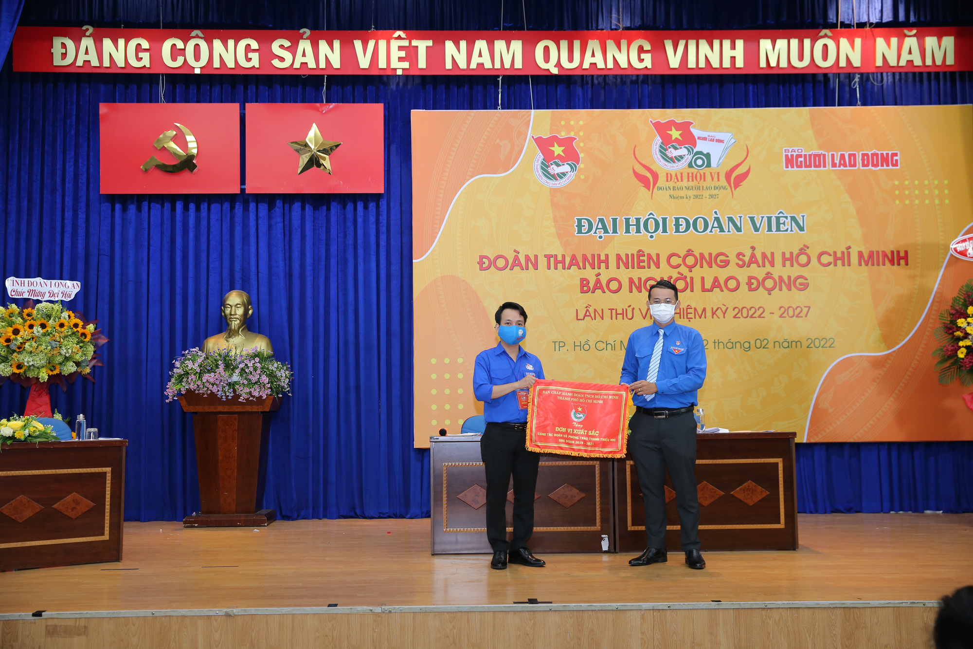 Đường cờ Tổ quốc 2024: Hãy cùng đón mừng sự kiện đặc biệt này với chúng tôi! Đường cờ Tổ quốc 2024 sẽ được bố trí tại nhiều địa điểm trên khắp đất nước, mang lại không khí rực rỡ và đầy cảm hứng cho mọi người. Hãy theo dõi hình ảnh liên quan để cảm nhận ngay từ bây giờ!