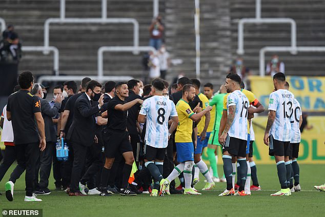 Đại chiến Nam Mỹ hụt, Brazil và Argentina bị FIFA phạt nặng - Ảnh 2.