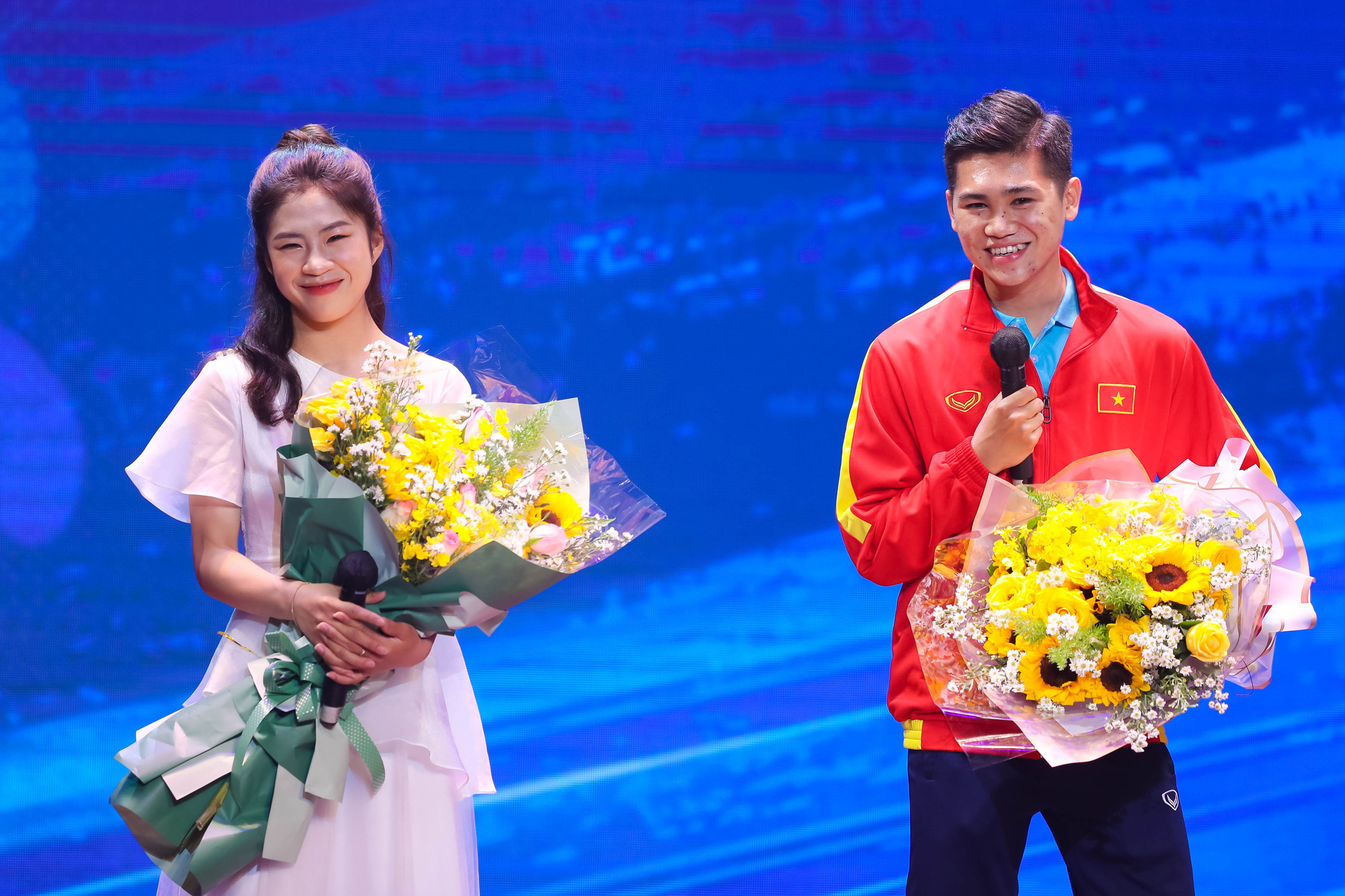 Những khoảnh khắc ấn tượng tại lễ trao giải Quả bóng vàng Việt Nam 2021 - Ảnh 12.