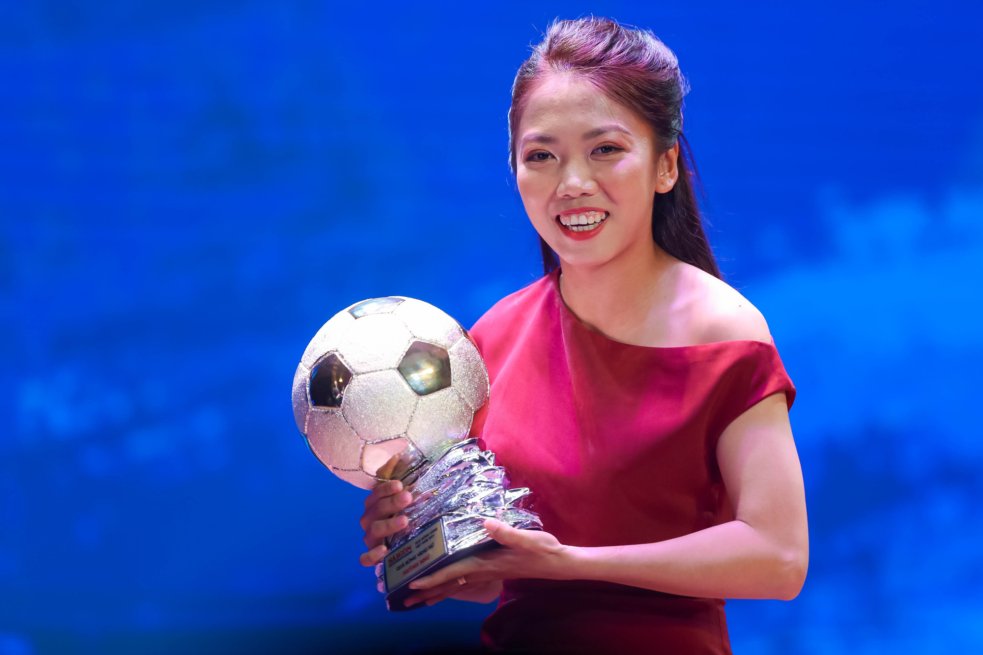 Những khoảnh khắc ấn tượng tại lễ trao giải Quả bóng vàng Việt Nam 2021 - Ảnh 11.