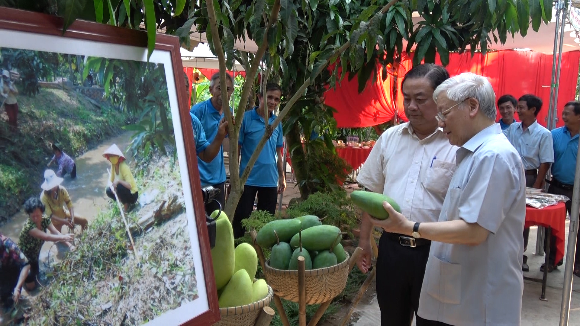 [eMagazine] - Tái cơ cấu nông nghiệp ở ĐBSCL nhìn từ Đồng Tháp: Nhiều mô hình mới, cách làm sáng tạo - Ảnh 2.