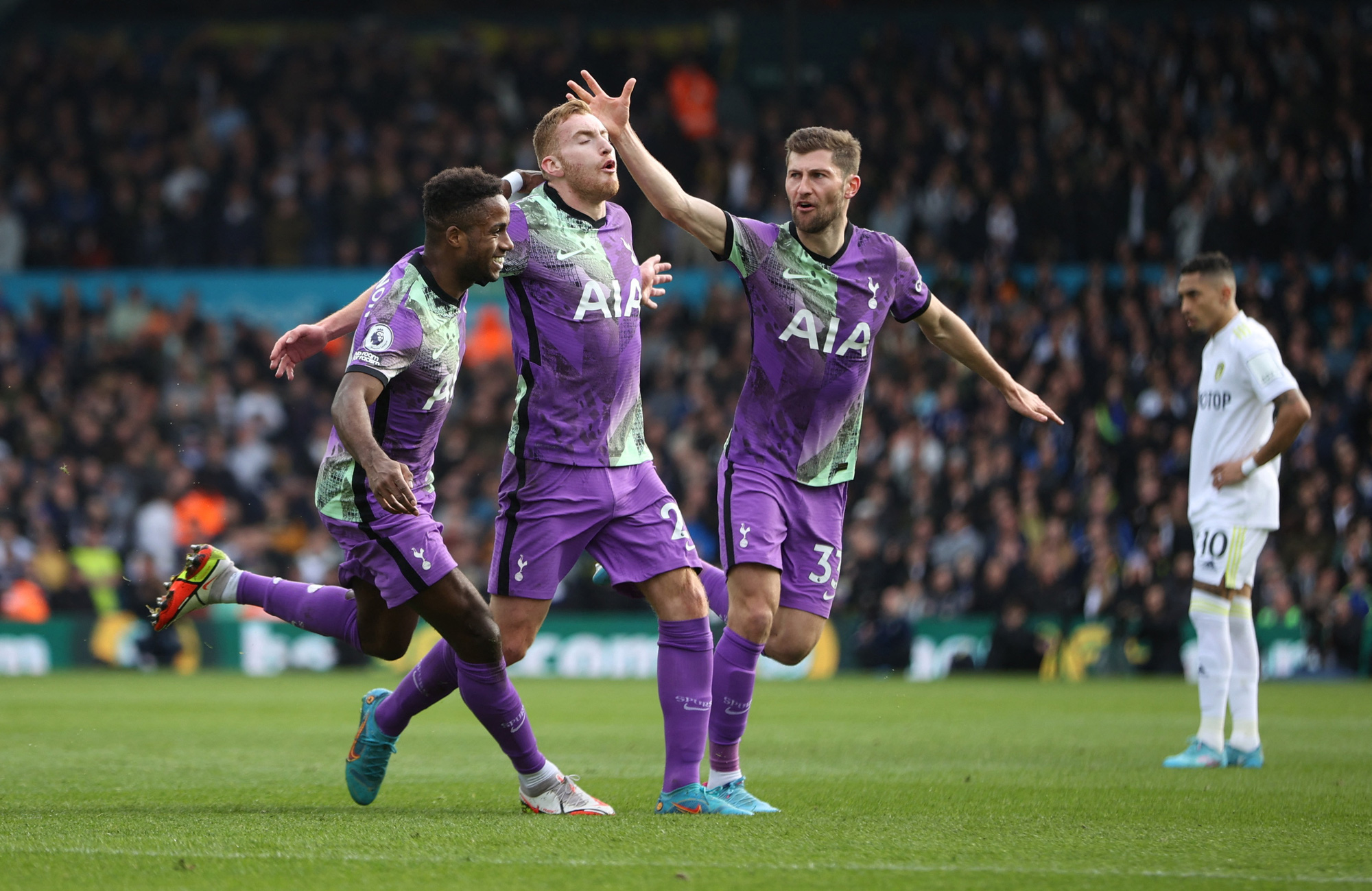 Man United hụt hơi Top 4, Man City trở lại cuộc đua vô địch - Ảnh 5.