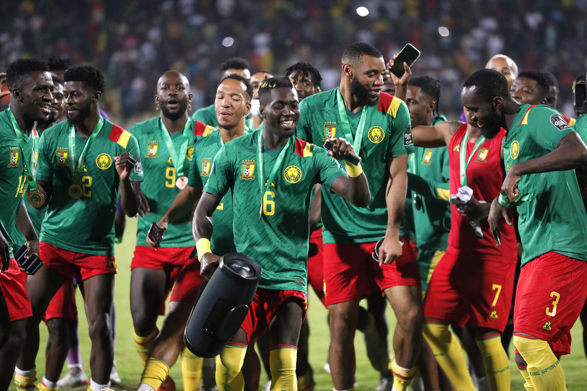 Ngược dòng không tưởng, Cameroon hạ Burkina Faso giành huy chương đồng - Ảnh 8.