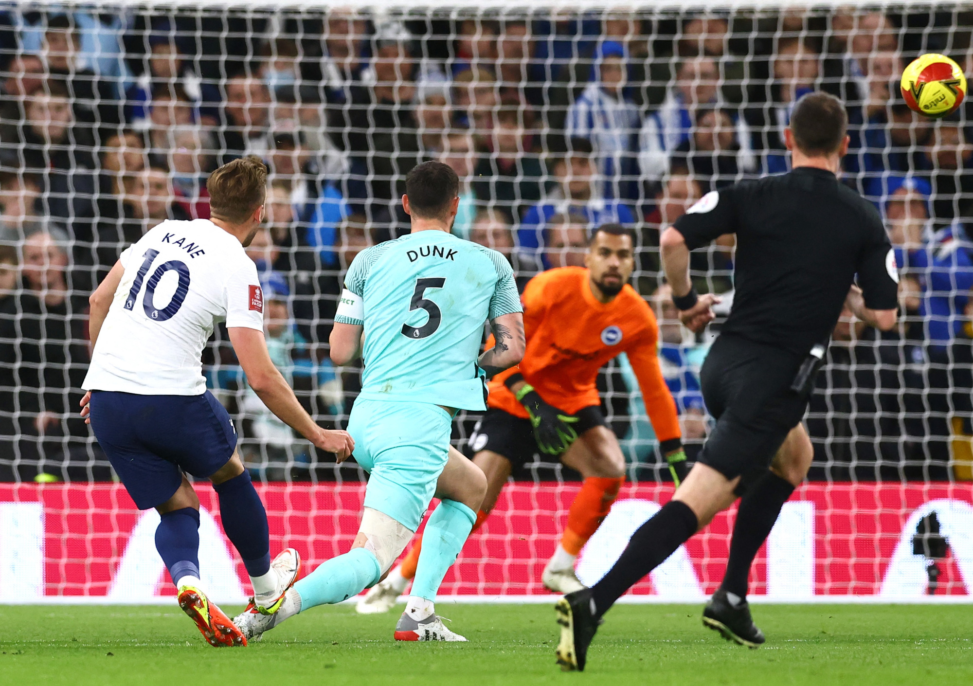 Thắng tưng bừng, Man City và Tottenham vào vòng 5 FA Cup - Ảnh 6.