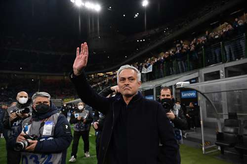 AS Roma lại thua, HLV Mourinho bị chê cầm quân kém - Ảnh 1.