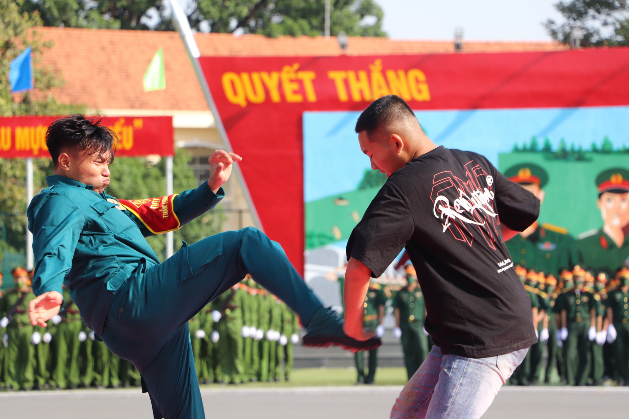 Ấn tượng màn đấu võ của lực lượng Dân quân tự vệ TP HCM - Ảnh 14.