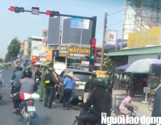 Hỗn chiến ở Biên Hòa, 1 thanh niên bị thương sau tiếng nổ - Ảnh 2.