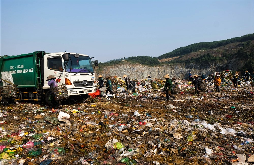 Xử phạt BQL dự án xây dựng bãi rác lớn nhất Đà Nẵng - Ảnh 1.
