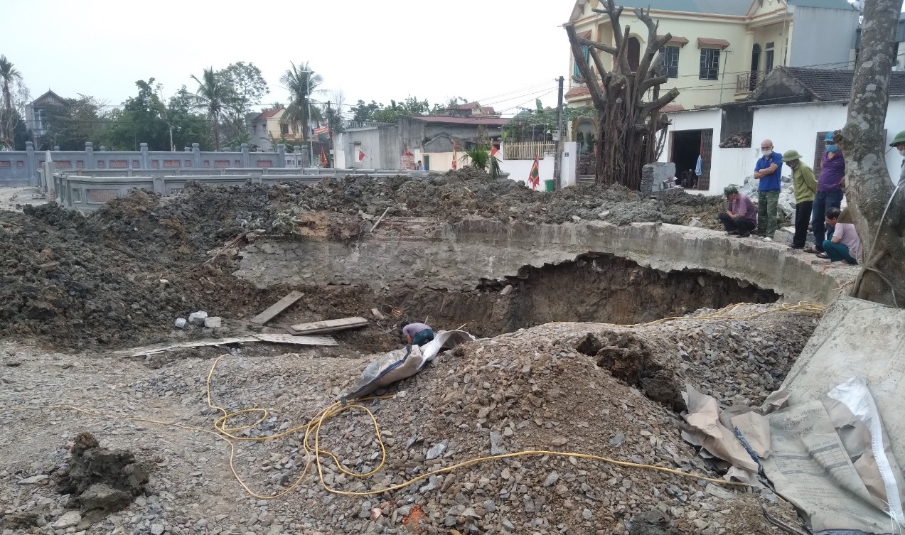 Vụ phá giếng cổ ở đền Lê Văn Hưu: Có giếng, nhưng không có giếng cổ ngàn năm? - Ảnh 2.