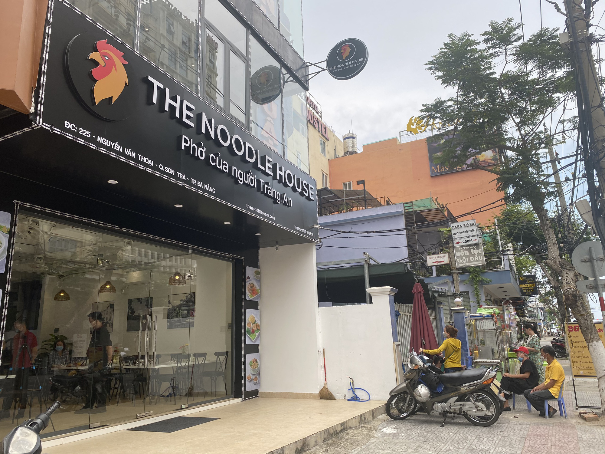 Đà Nẵng: Quản Lý Thị Trường Kiểm Tra Quán Bán Tô Phở Giá Gần 300.000 Đồng -  Báo Người Lao Động