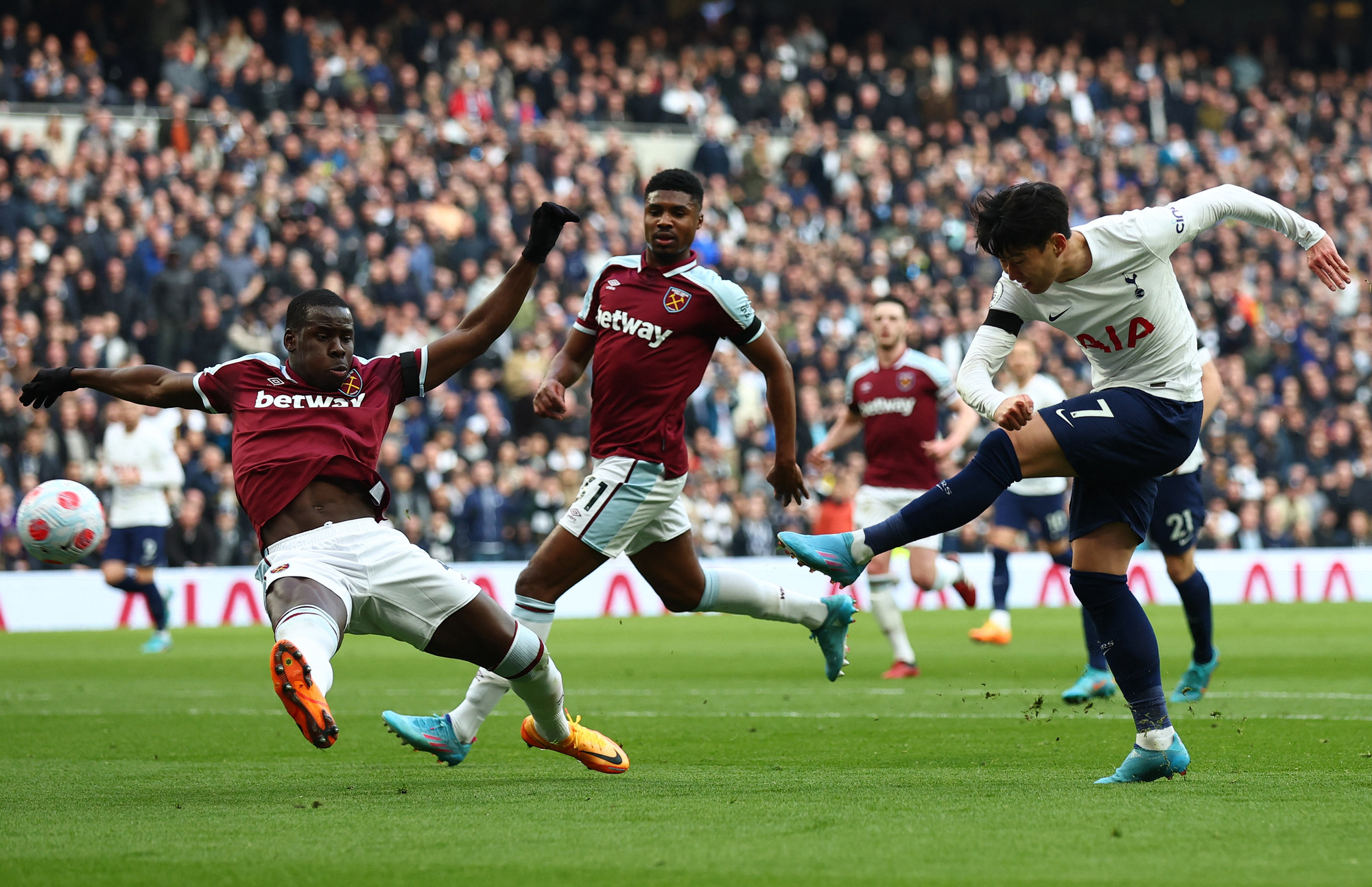 Đại thắng West Ham, Tottenham đẩy Man United khỏi top 5 - Ảnh 5.