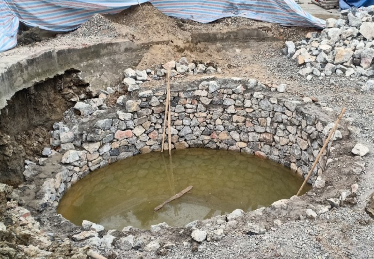 Vụ phá giếng cổ ở đền Lê Văn Hưu: Có giếng, nhưng không có giếng cổ ngàn năm? - Ảnh 1.