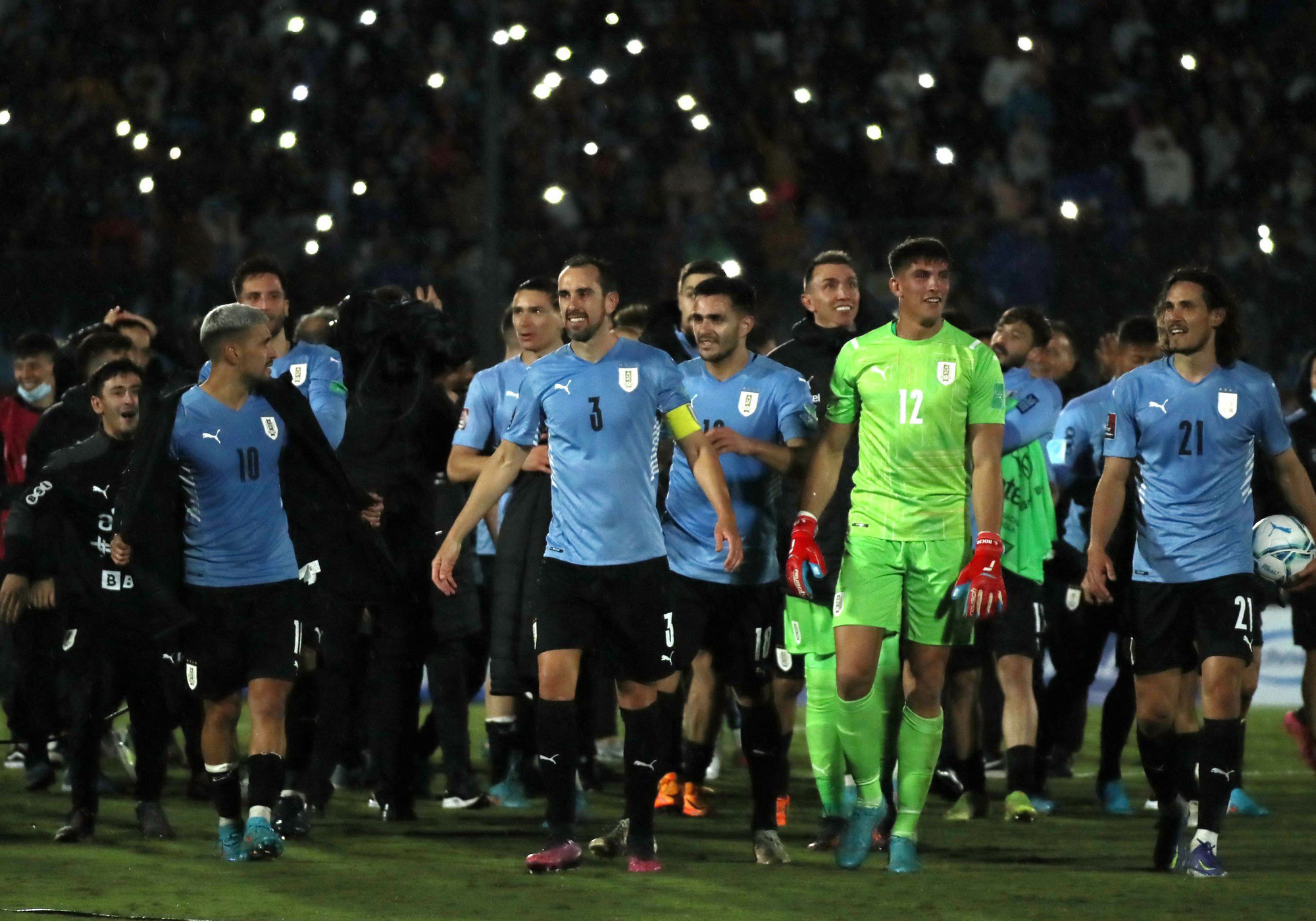 Brazil đại thắng 4 sao, Uruguay giành vé chính thức dự World Cup - Ảnh 6.