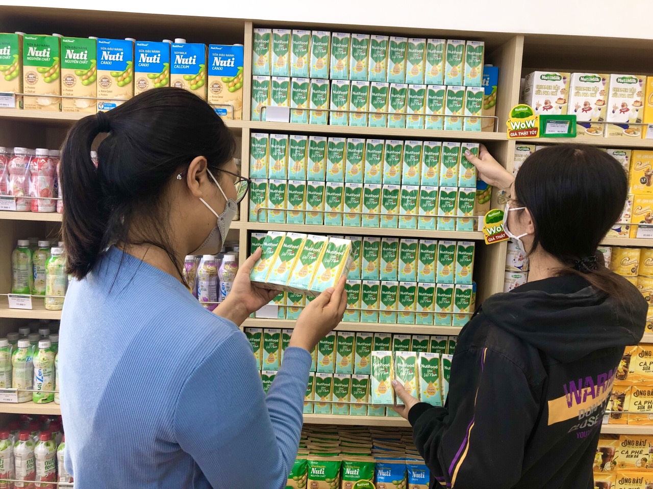“Nutifood yêu Việt Nam” cùng mẹ Việt san sẻ nỗi lo gánh nặng tài chính trong cơn bão giá - Ảnh 3.