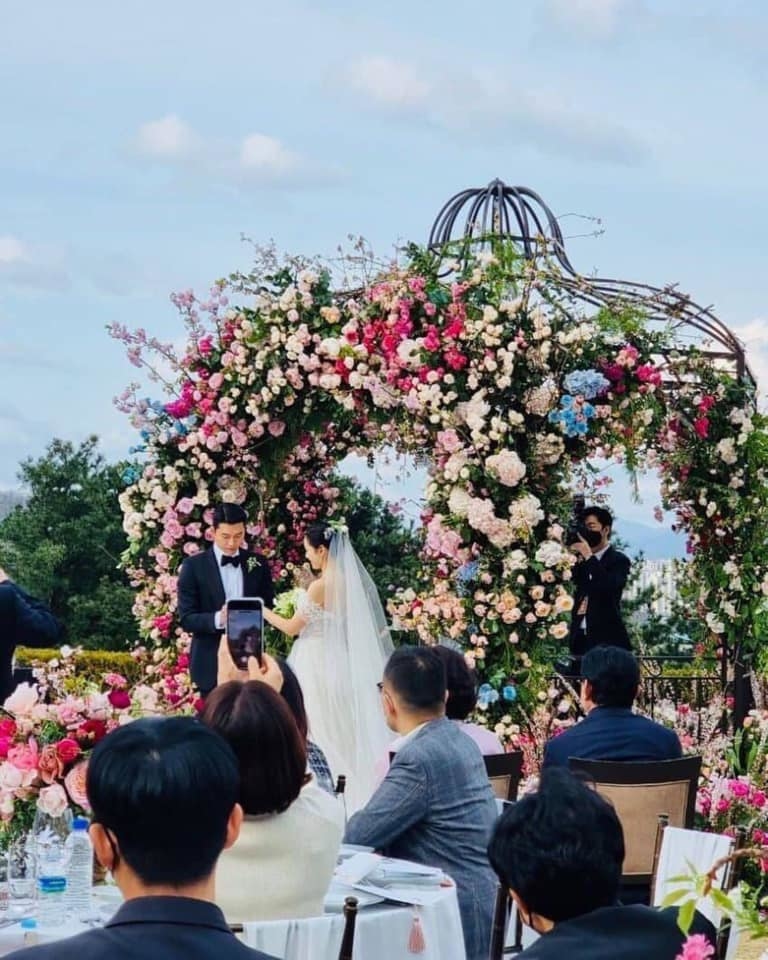 Đám cưới Hyun Bin – Son Ye-jin: Cô dâu bật khóc - Ảnh 1.