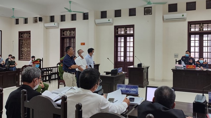 Vụ nói xấu lãnh đạo tỉnh Quảng Trị: Vẫn chưa tuyên án sau 2 ngày xét xử - Ảnh 2.