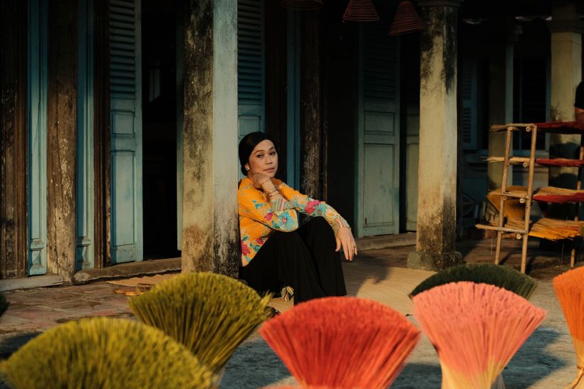 Bình luận trái chiều về vai giả gái của Hoài Linh - Ảnh 3. Bình luận trái chiều về vai giả gái của Hoài Linh - Ảnh 3.