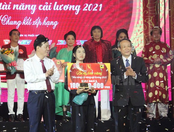 Biện Thị Kim Thuy đoạt giải Quán quân Bông Lúa Vàng 2021 - Ảnh 1.
