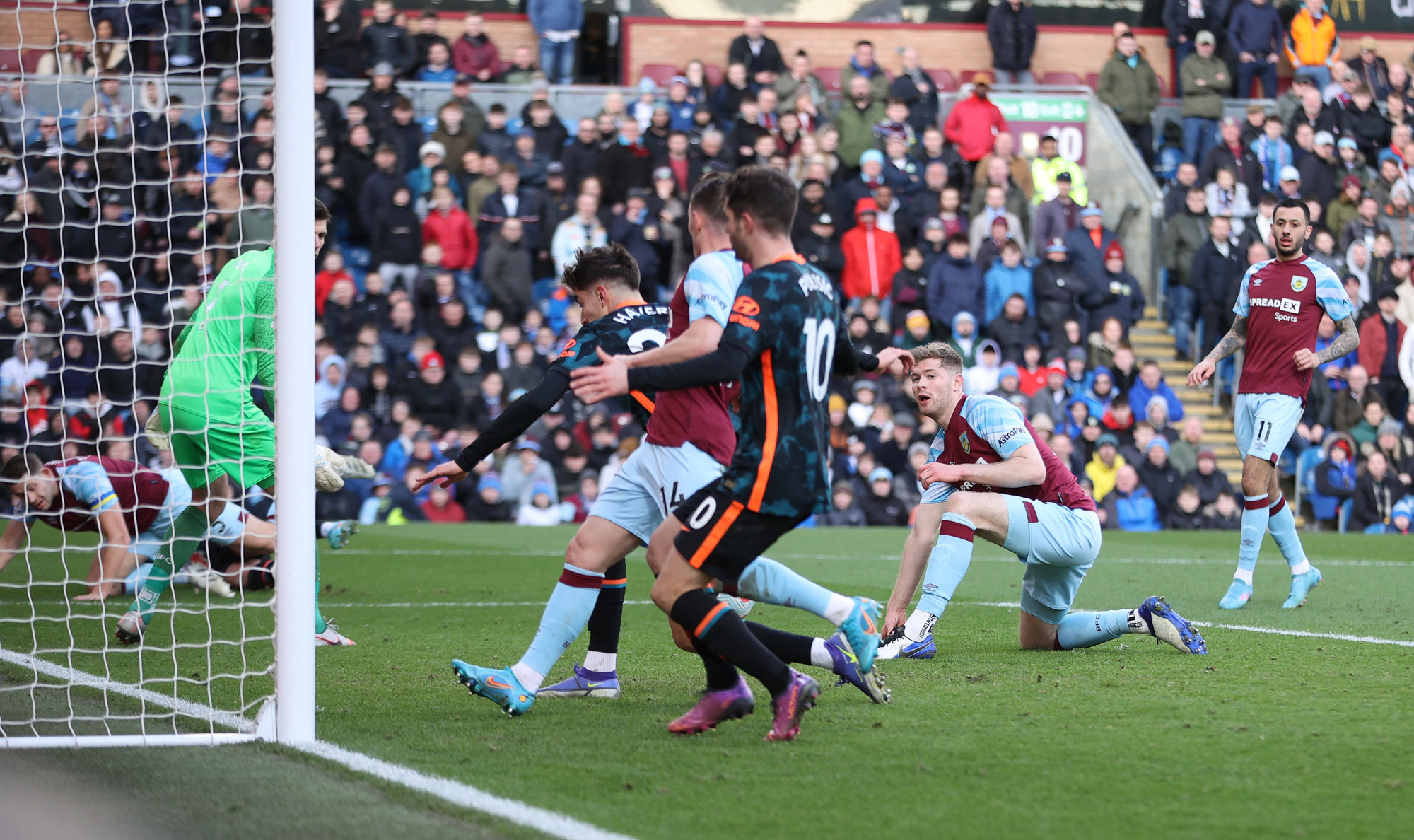 8 phút bùng nổ, Chelsea gieo rắc nỗi kinh hoàng ở Turf Moor - Ảnh 5.