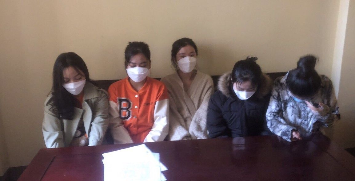 5 cô gái trẻ đẹp bị bắt tại một tụ điểm ma túy phức tạp - Báo ...