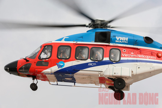 Thỏa sức ngắm TP HCM từ trên cao bằng tour trực thăng - Ảnh 6.