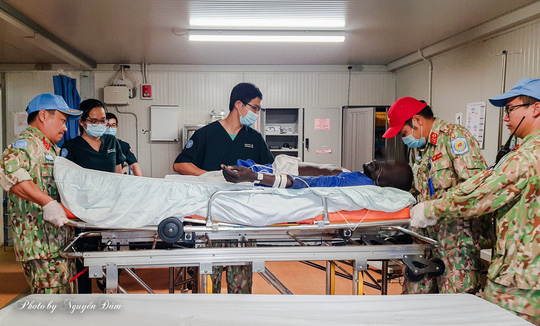 Bác sĩ quân y Việt Nam xử trí ca đột quỵ não cho nhân viên Liên Hiệp Quốc - Ảnh 3.