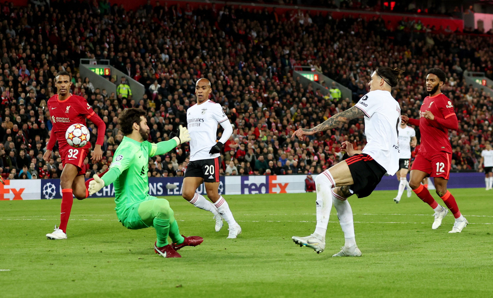 Tiệc bàn thắng mãn nhãn, Liverpool chặn bước Benfica ở tứ kết - Ảnh 6.