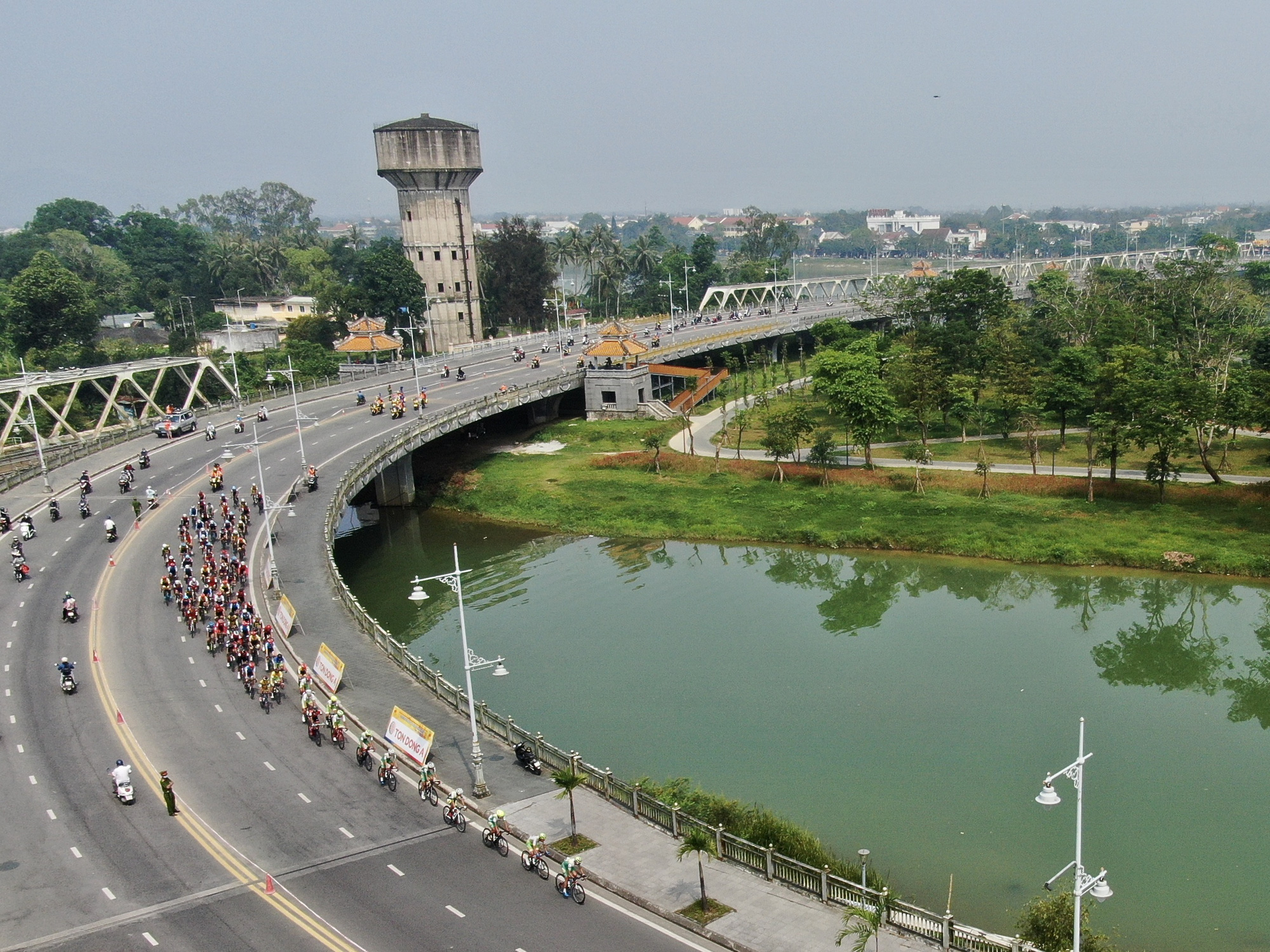 Chiến thắng đầu tay đầy kịch tính của Lê Nguyệt Minh - Ảnh 1.