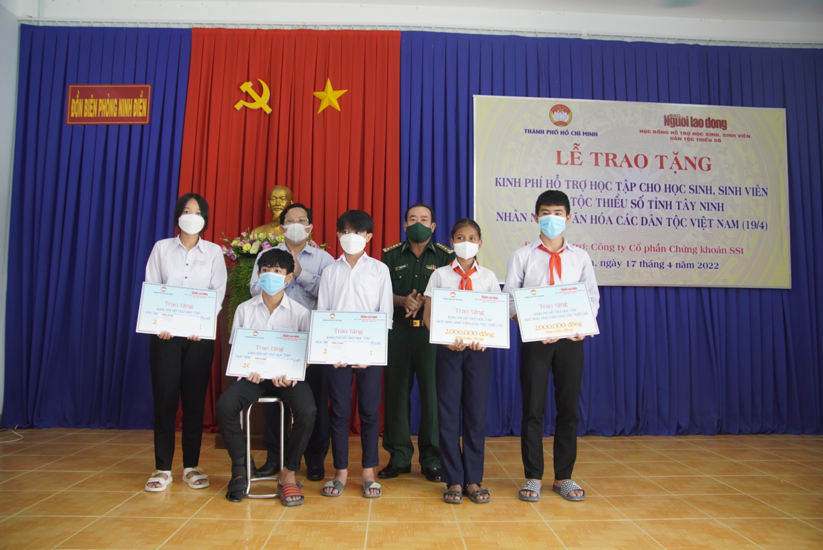 Học bổng đến với học sinh dân tộc thiểu số vùng biên giới Tây Ninh - Ảnh 3.