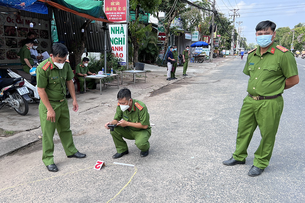 Ghen tuông trên bàn nhậu, gã trai đâm “tình địch” tử vong - Ảnh 2. Ghen tuông trên bàn nhậu, gã trai đâm “tình địch” tử vong - Ảnh 2.