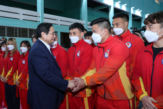 Thủ tướng kiểm tra công tác chuẩn bị SEA Games 31, động viên đoàn thể thao Việt Nam - Ảnh 5.