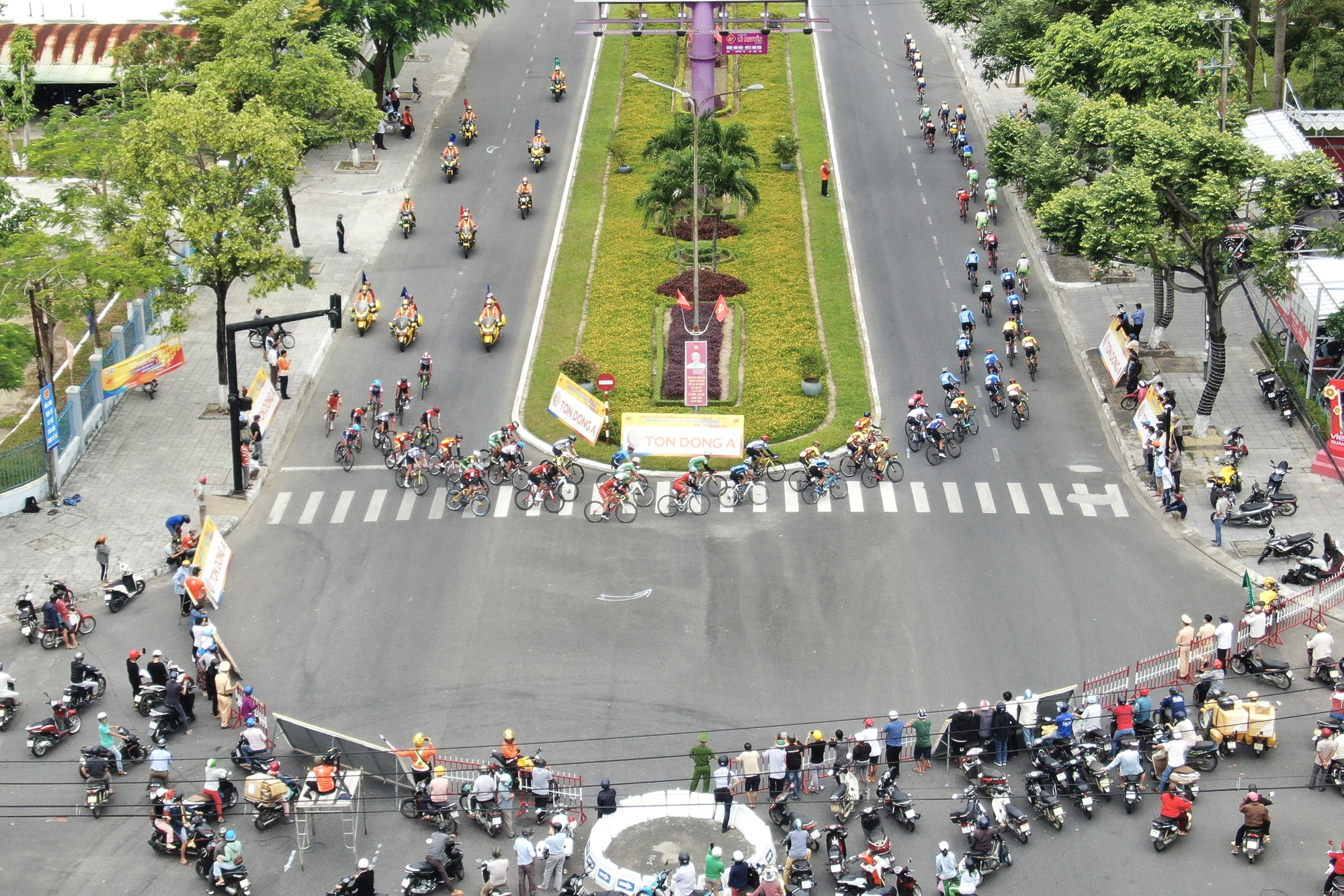 Tấn Hoài, Nguyệt Minh lại ngã, Áo xanh về tay Tuấn Kiệt - Ảnh 2. Tấn Hoài, Nguyệt Minh lại ngã, Áo xanh về tay Tuấn Kiệt - Ảnh 2.