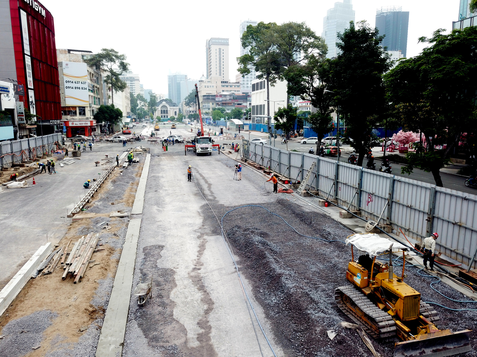 TP HCM: Metro số 1 gấp rút hoàn trả mặt bằng đường Lê Lợi dịp lễ 30-4 - Ảnh 3.