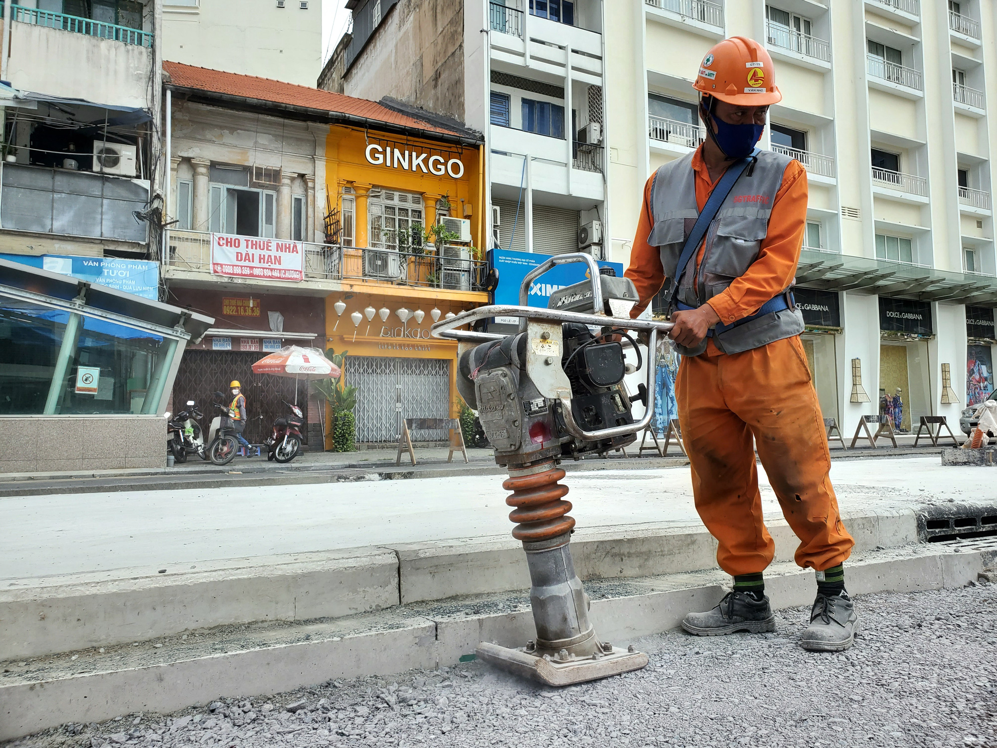 TP HCM: Metro số 1 gấp rút hoàn trả mặt bằng đường Lê Lợi dịp lễ 30-4 - Ảnh 8.