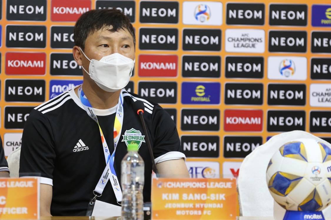 HLV trưởng CLB Jeonbuk khen ngợi tinh thần thi đấu của HAGL - Ảnh 1. HLV trưởng CLB Jeonbuk khen ngợi tinh thần thi đấu của HAGL - Ảnh 1.