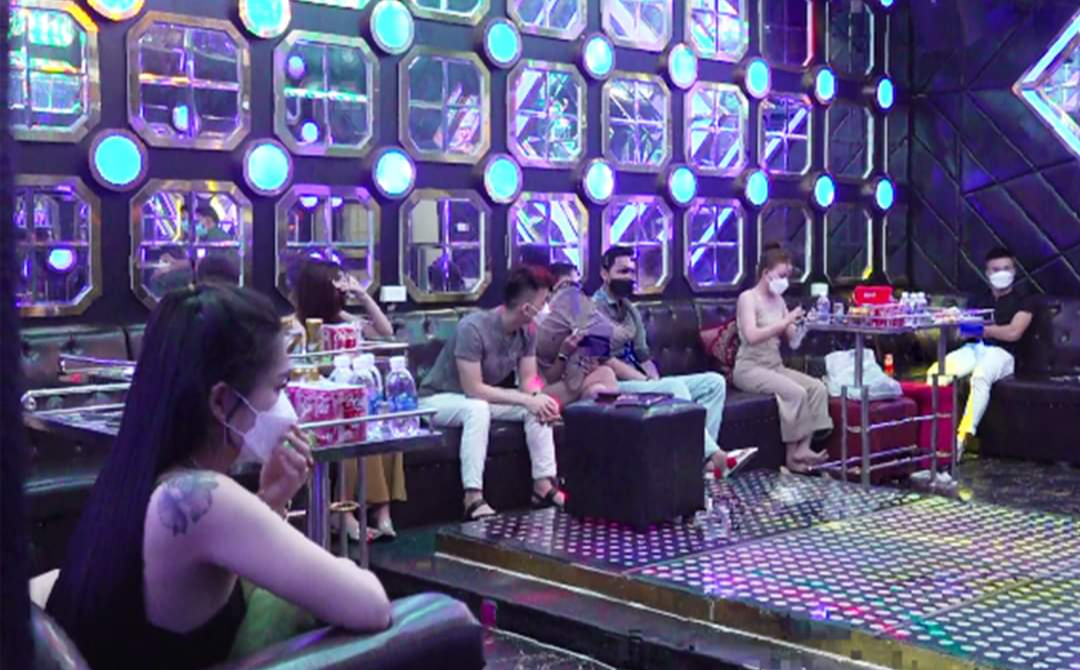 Để khách chơi ma túy, hàng loạt quán karaoke ở Quảng Nam bị sờ gáy - Ảnh 4.