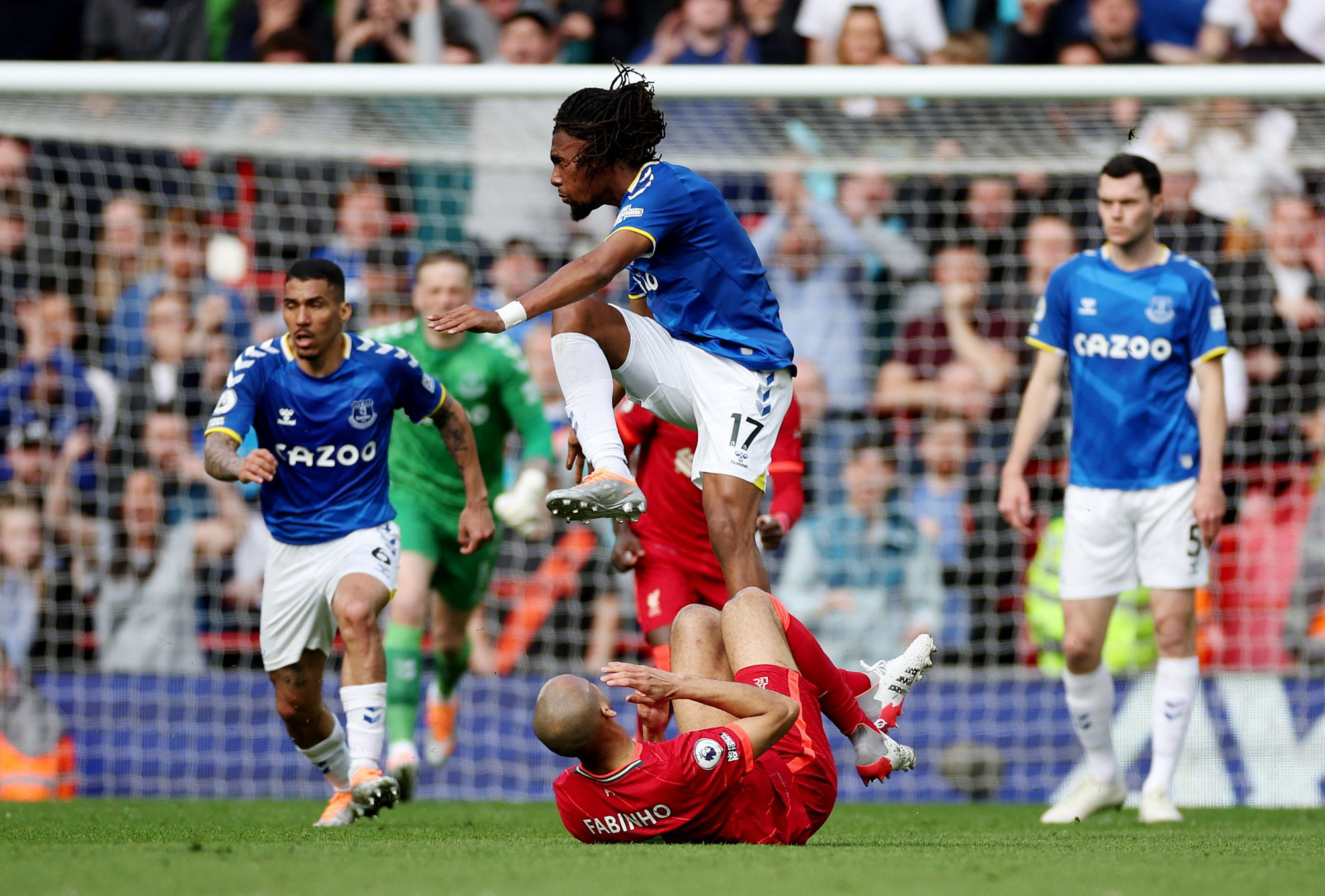 Thay người siêu đỉnh, Liverpool đẩy Everton sát bờ vực rớt hạng - Ảnh 2.