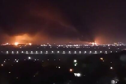 The Russian oil depot caught fire after the explosion, people were evacuated urgently - Photo 1.