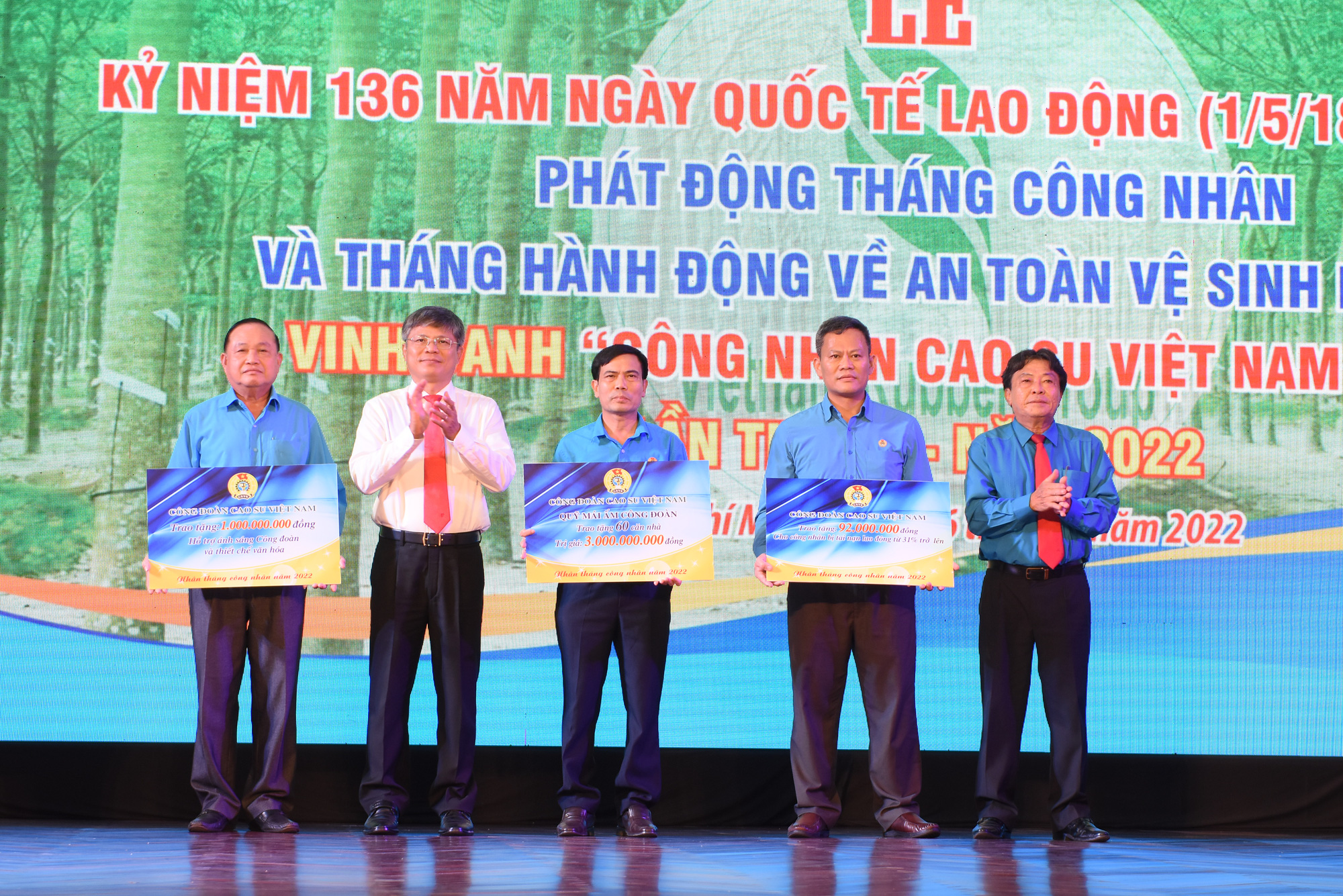 Tháng công nhân ngành cao su Việt Nam thiết thực, ý nghĩa - Ảnh 3.