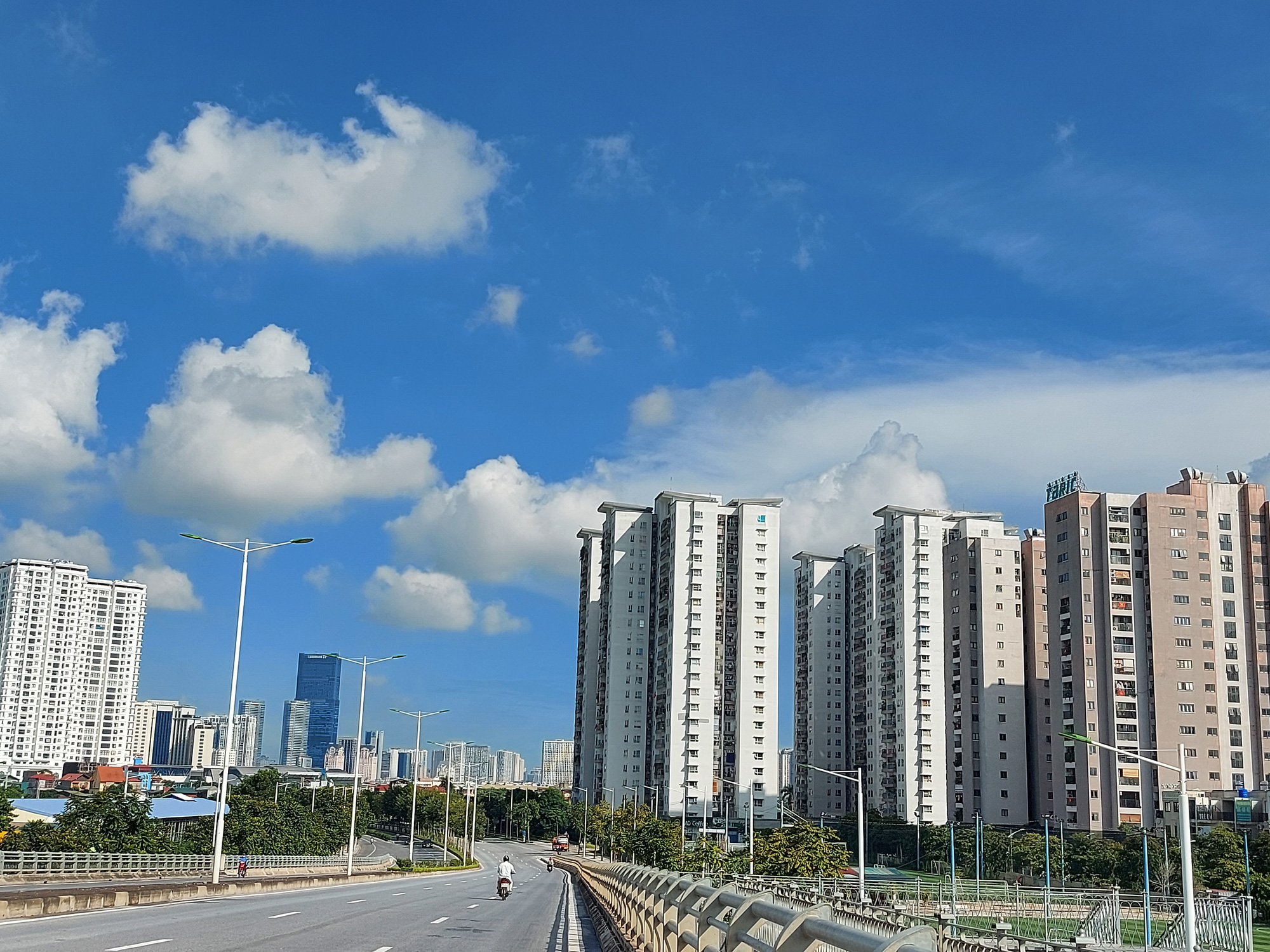 Yêu cầu kiểm soát hoạt động của các sàn giao dịch bất động sản - Ảnh 1. Yêu cầu kiểm soát hoạt động của các sàn giao dịch bất động sản - Ảnh 1.