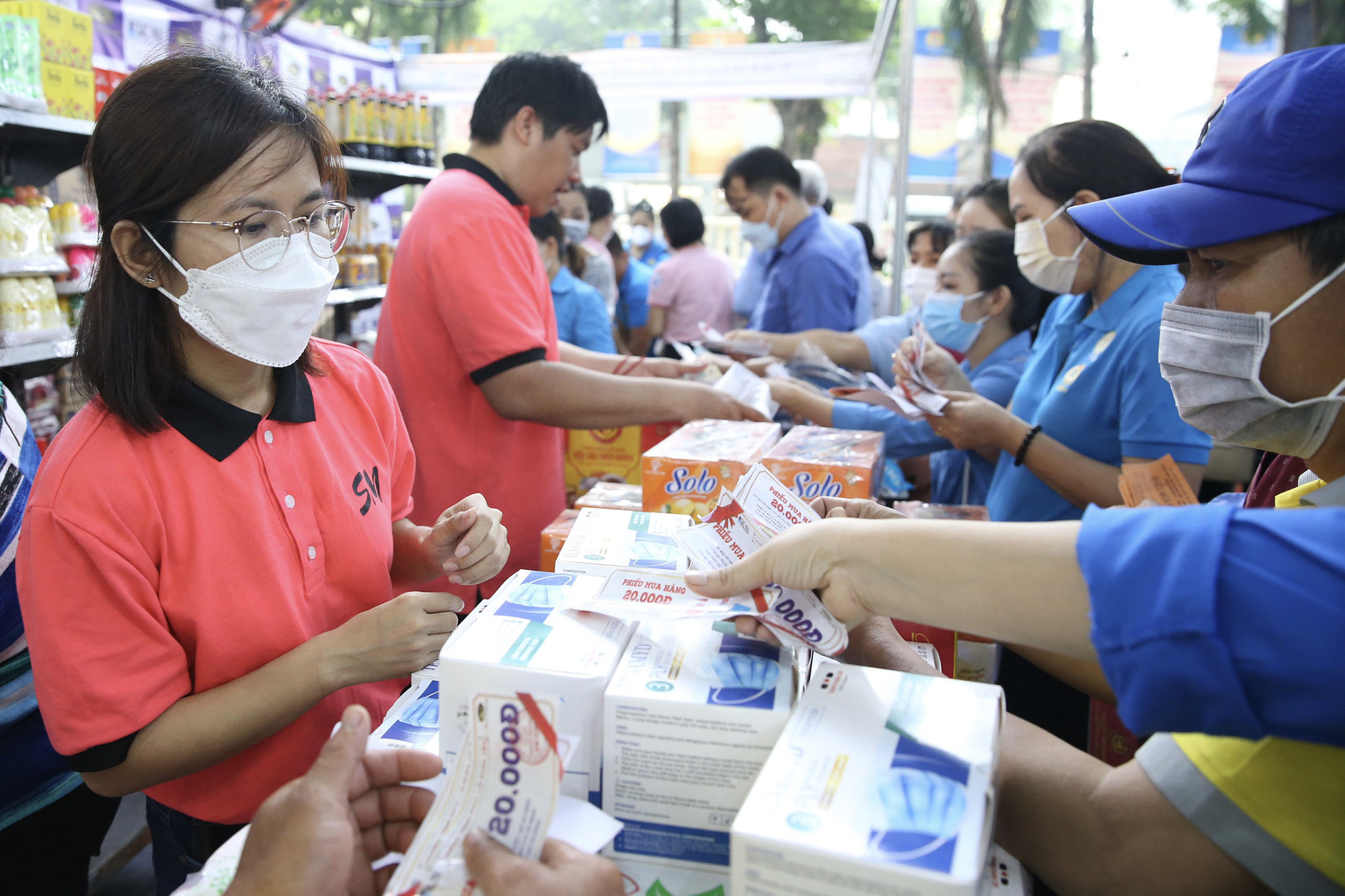 Tháng Công nhân 2022 tại TP HCM: Hăng hái thi đua, lao động, sản xuất - Ảnh 5.