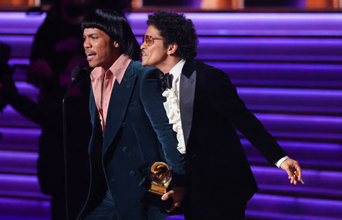 Grammy 2022: Bruno Mars thắng lớn - Ảnh 1.